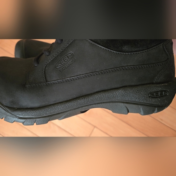 Keen Men's Austin Casual Waterproof Shoes - Picture 11 of 14